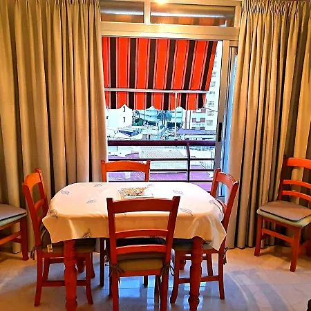 One Bedroom Sleep 4 -apart In Benidorm, Near Everything Appartamento